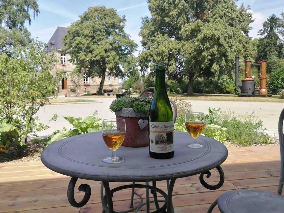 Gite Ferme Cidricole Et Laitiere Vila Magny-le-Desert Exterior foto